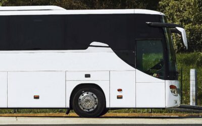 Dlaczego warto wynająć autokar z kierowcą?